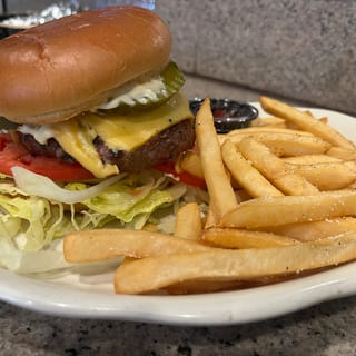 NEW YORK STYLE CHEESEBURGER