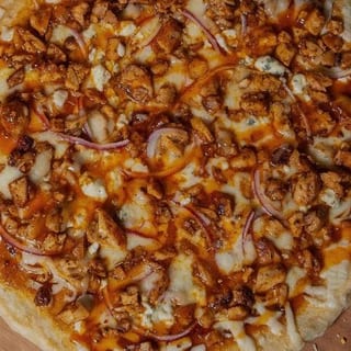 SM BUFFALO CHICKEN PIE PIZZA
