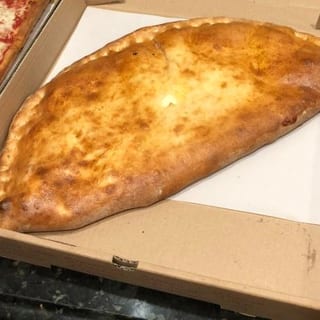 FAMILY STYLE CALZONE