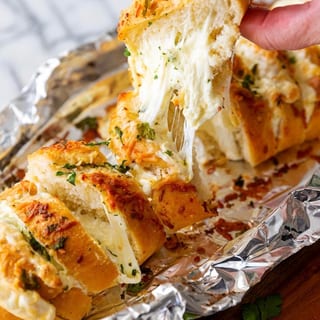 GARLIC BREAD-WITH FRESH MOZZARELLA
