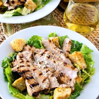 GRILLED CHICKEN CEASAR SALAD