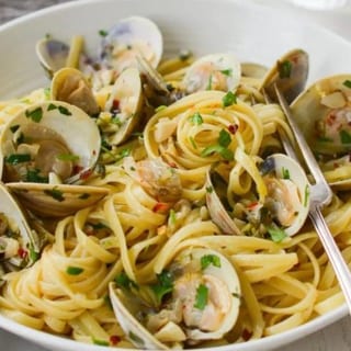 LINGUINI WITH WHITE CLAM SAUCE ENTRÉE